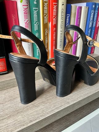 Scarpe FirST LADY con tacco e plateau nere