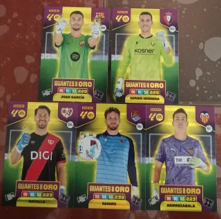 Panini Adrenalyn XL Guantes de Oro 2025/2026