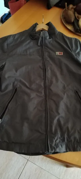 Chaqueta Napapijri gris entretiempo
