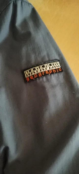 Chaqueta Napapijri gris entretiempo