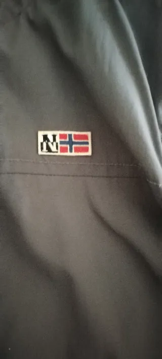 Chaqueta Napapijri gris entretiempo