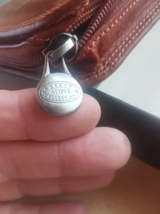 Portadocumentos de piel marrón