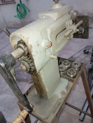 Bordadora manual para metal