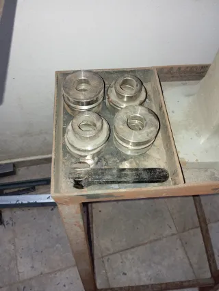 Bordadora manual para metal