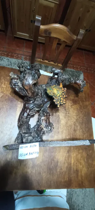 RELOJ RUSTICO VID UVAS SOPORTE DE PIEDRA