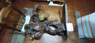 RELOJ RUSTICO VID UVAS SOPORTE DE PIEDRA