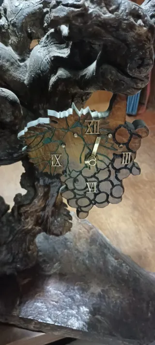 RELOJ RUSTICO VID UVAS SOPORTE DE PIEDRA