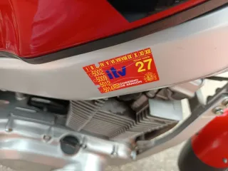 Suzuki GS500E Roja y Negra