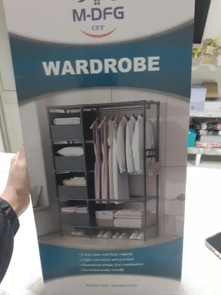 Organizzatore guardaroba con cassetti e appendiabi