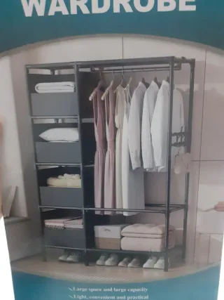 Organizzatore guardaroba con cassetti e appendiabi