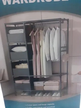 Organizzatore guardaroba con cassetti e appendiabi