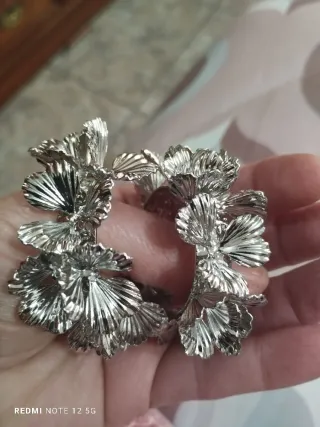 Pendientes florales Zara plateados