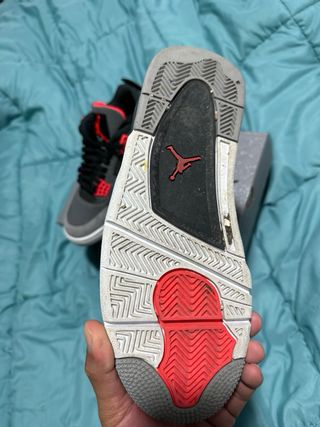 Jordan 4 Retro Gris/Rojo Talla 42