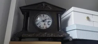 Reloj de sobremesa antiguo