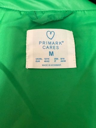Plumas ligero verde Primark