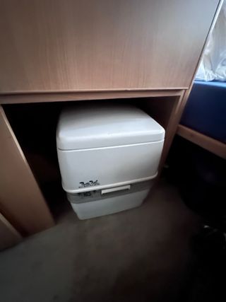 Caravana. 2 ambientes. Con complementos. A punto!