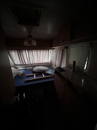 Caravana. 2 ambientes. Con complementos. A punto!