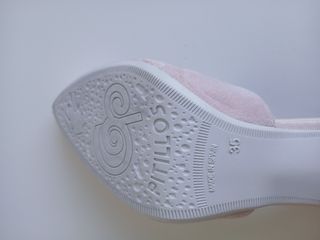 Zapatos piel de tacón. N° 35. Pitillos. NUEVOS