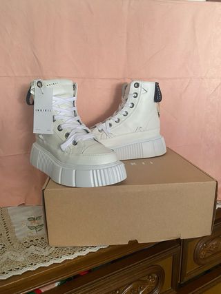 Scarponcini Inuikii bianchi