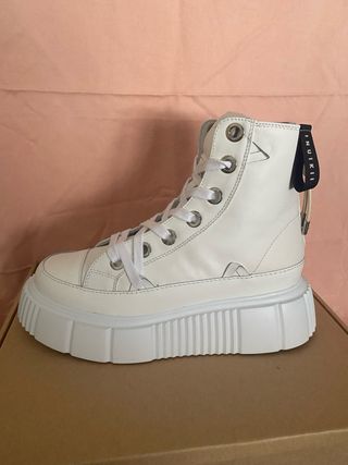 Scarponcini Inuikii bianchi