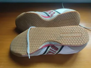 Deportivas blancas y beige