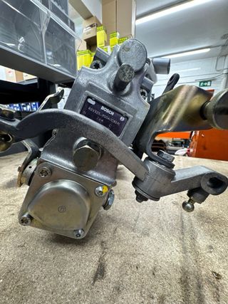 BOMBA INJECTORA DEUTZ F6L912 BOSCH