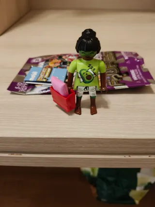 Playmobil Serie 21 Chica Pijama Aguacate