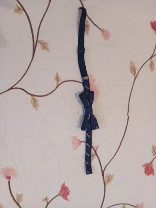 Farfallino per bambini blu con aerei