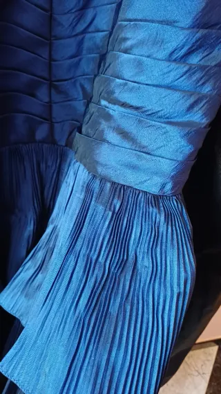 Vestido de boda azul eléctrico