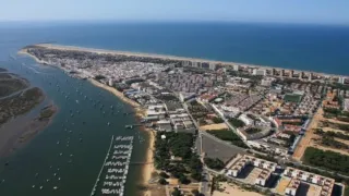 SE ALQUILA ADOSADO EN PUNTA TEMPORADA VERANO.