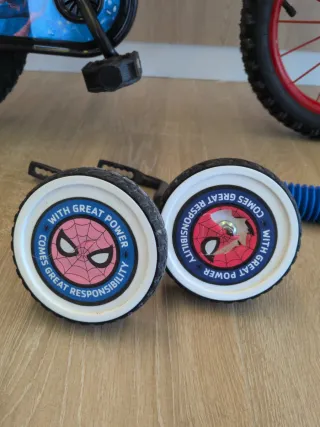 Bicicleta Spiderman 14 pulgadas con ruedines