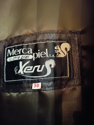 Abrigo de piel auténtica Mercapiel .