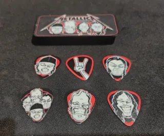 Lata de púas Metallica