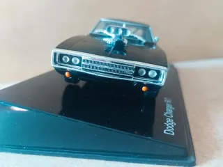 Miniatura Dodge Charger R/T Negro