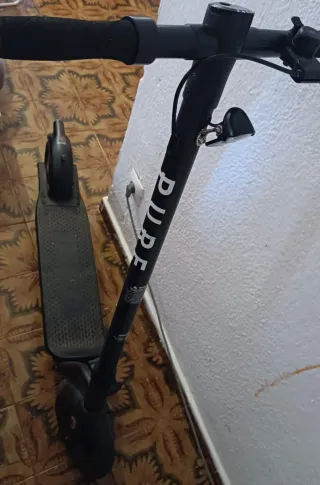 Patinete Eléctrico Pure funciona falta cargador