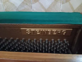Pianoforte a muro Steinberg