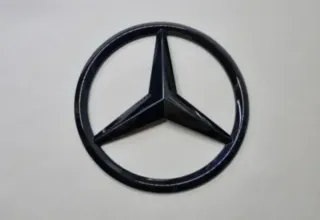 Logo Insignia Estrella Mercedes d Parilla Calandra