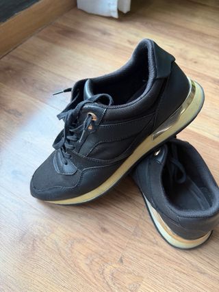 Zapatillas Zara Negras.
