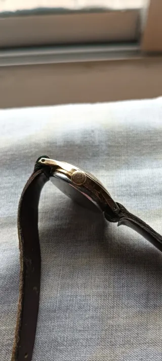 Reloj Kardex Mujer Oro y Negro