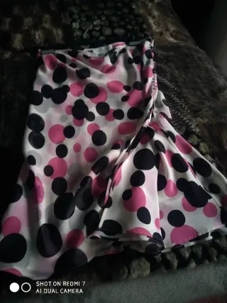 Falda Escada Talla 40-42 . Rosa y Negra. Sin envío