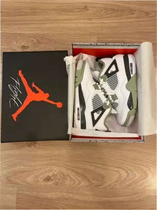 Jordan 4 Retro Seafoam Talla 38