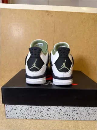 Jordan 4 Retro Seafoam Talla 40