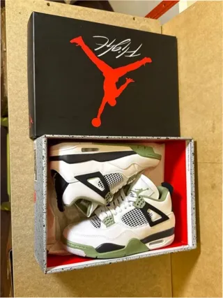 Jordan 4 Retro Seafoam Talla 40