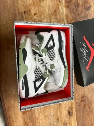 Jordan 4 Retro Seafoam Talla 41