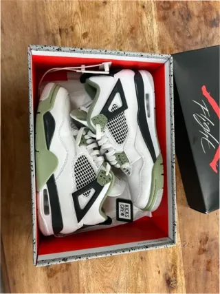 Jordan 4 Retro Seafoam Talla 41