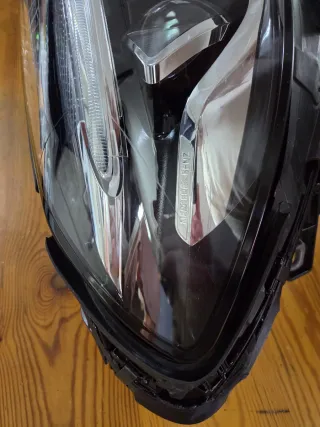 Faro delantero izquierdoMercedes Clase B 2016