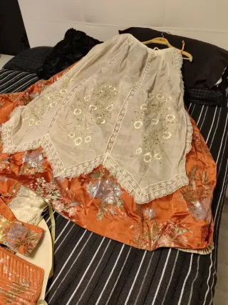 Vestido de Fallera Naranja y Dorado