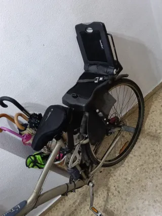 Bicicleta Decathlon con asiento infantil