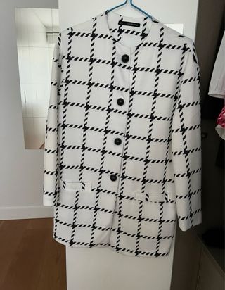 Abrigo Sfera cuadros blanco y negro Talla S