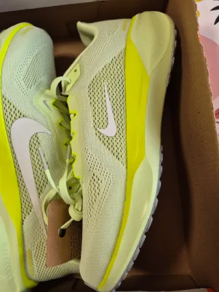 Zapatillas Nike Hombre Talla 42,5 Verde y Amarillo